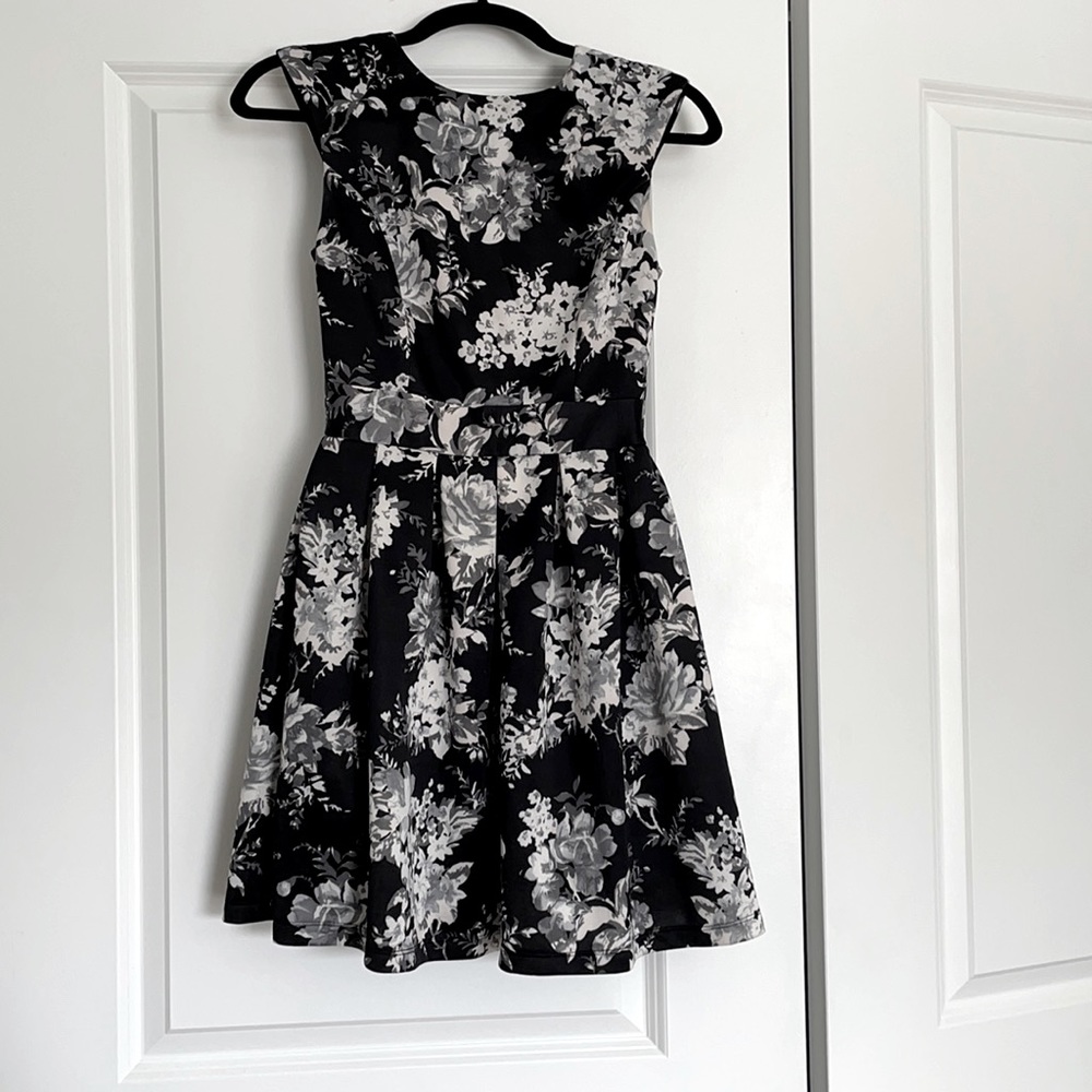 Floral-print dress